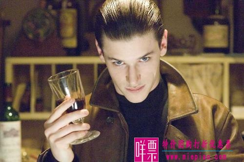 有关汉尼拔的电影共有哪几部？-2