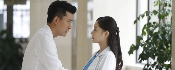 李小璐在哪部电视剧中扮演妇产科医生？-1