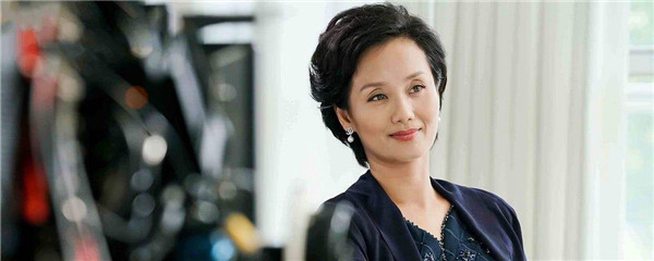 《一起来看流星雨》中演慕容云海妈妈的演员叫什么名字？-1